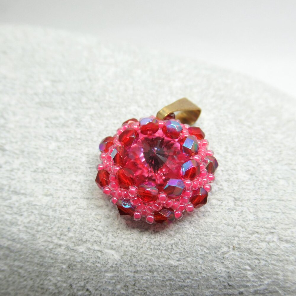 Handmade Rivoli Pendant - Picture 4 of 10